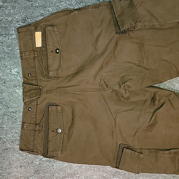 2006. Old Navy. Heavy-duty cargo Pants.  Field Tested. Men's size 34 - Picture 15 of 16